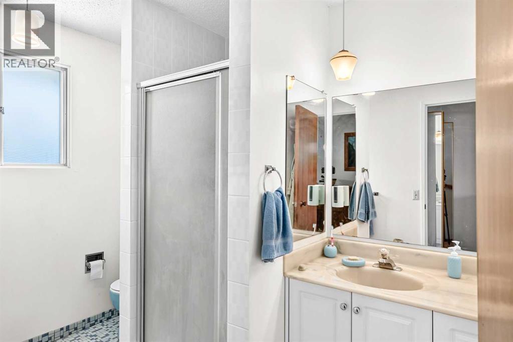 2 Varsplain Place NW, Calgary, Alberta  T3A 0C7 - Photo 23 - A2332072