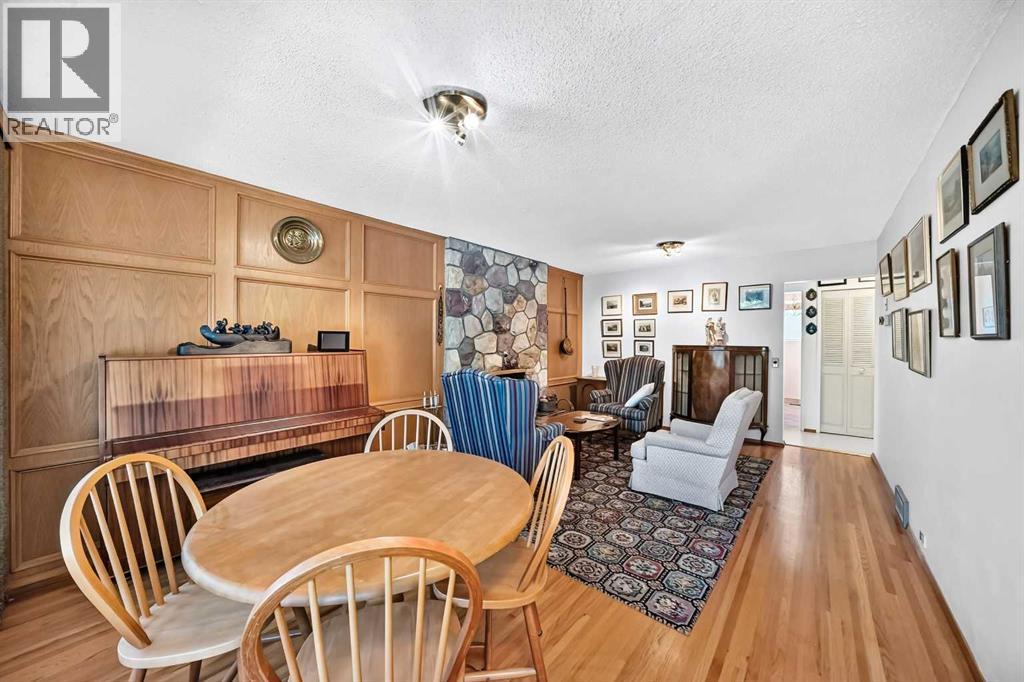 2 Varsplain Place NW, Calgary, Alberta  T3A 0C7 - Photo 10 - A2332072