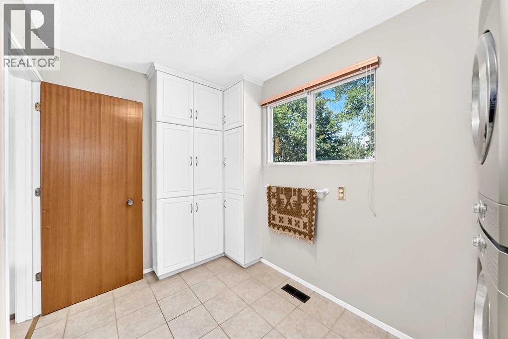 2 Varsplain Place NW, Calgary, Alberta  T3A 0C7 - Photo 18 - A2332072