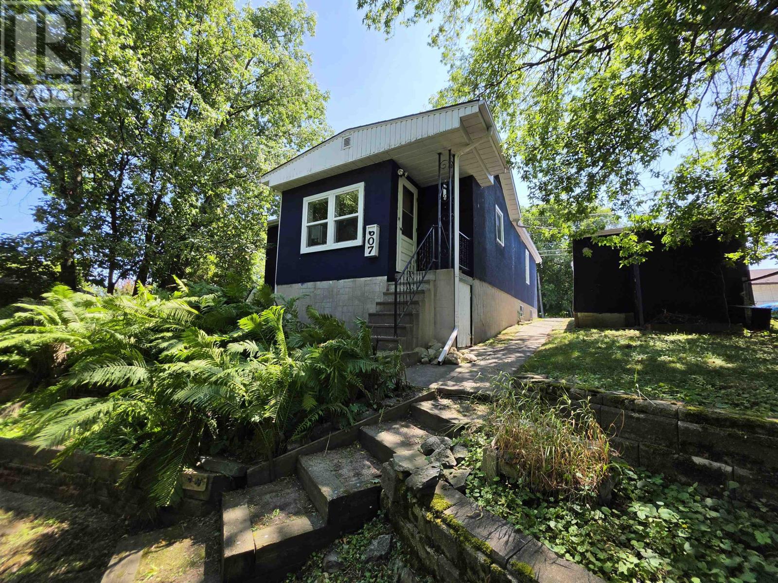 607 First Street South, Kenora, Ontario