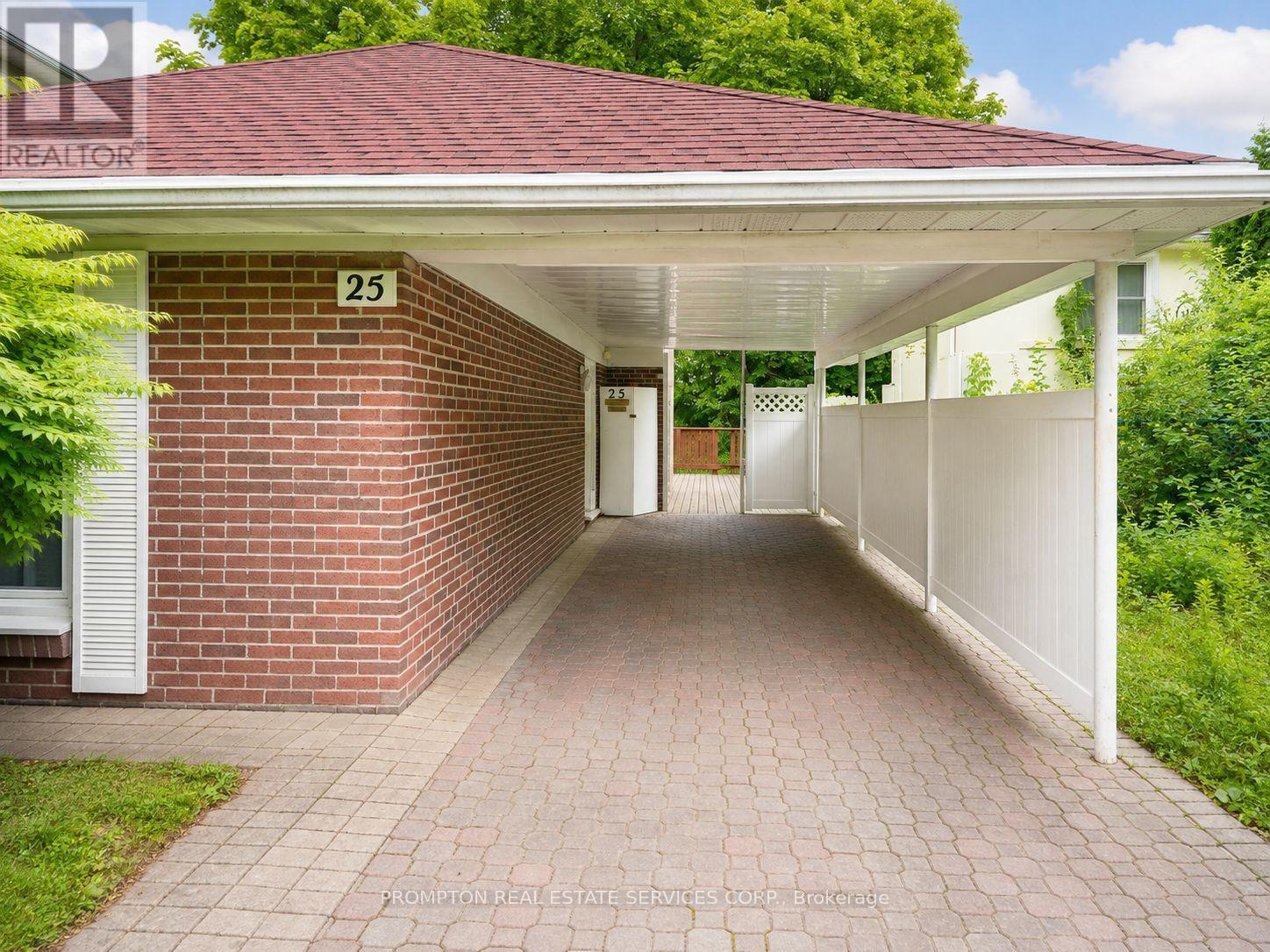 <div class="slider-price">$1,180,000</div><p>25 Lehar Crescent, Toronto, Ontario</p>