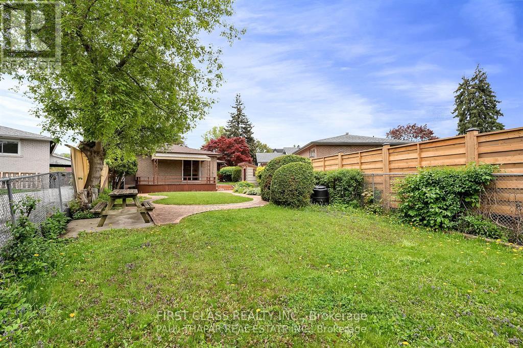 64 Grove Park Crescent, Toronto, Ontario  M2J 2C8 - Photo 17 - C13653262