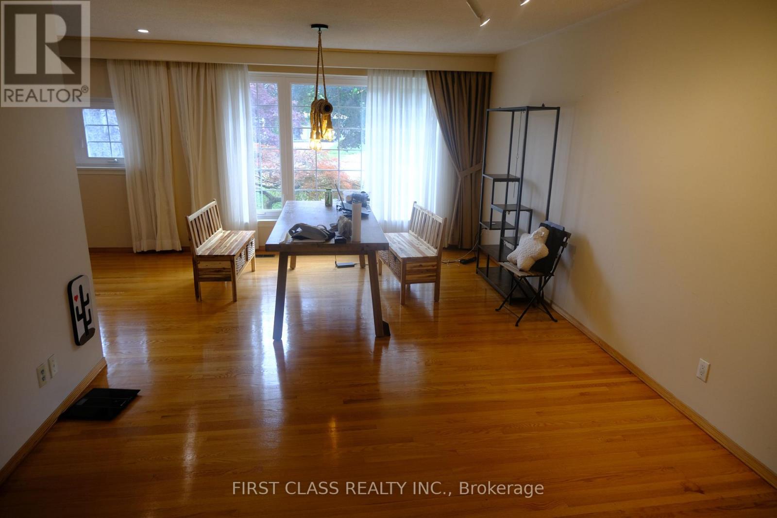64 Grove Park Crescent, Toronto, Ontario  M2J 2C8 - Photo 4 - C13653262
