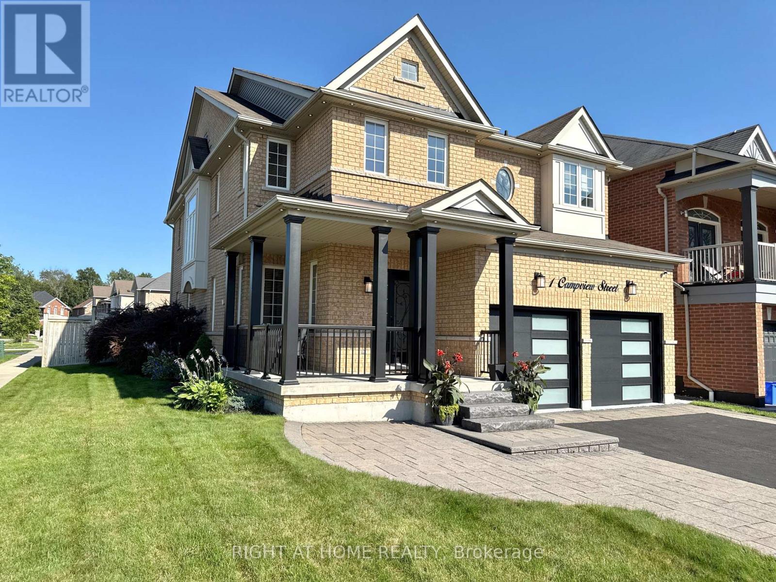 10 CAMPVIEW STREET, Whitby, Ontario