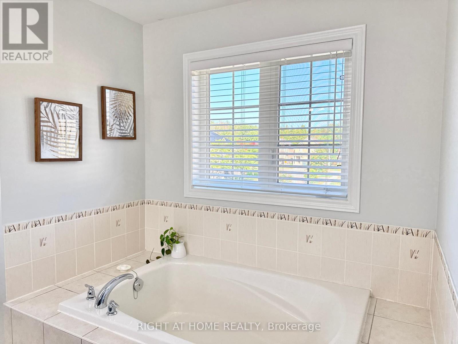 1 Campview Street, Whitby, Ontario  L1R 0K5 - Photo 24 - E13653248