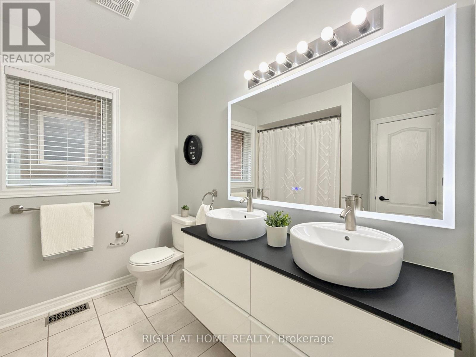 1 Campview Street, Whitby, Ontario  L1R 0K5 - Photo 31 - E13653248