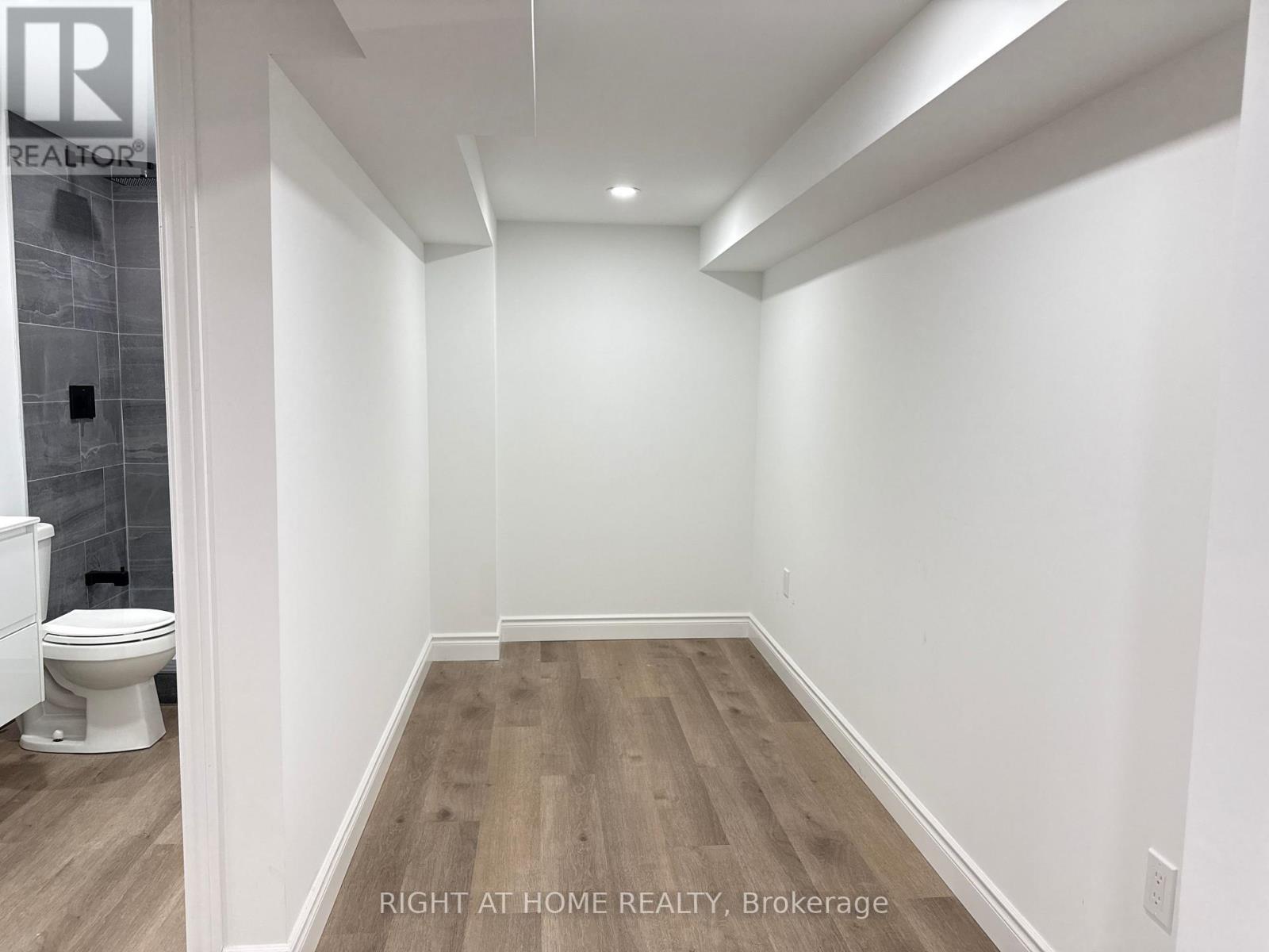 1 Campview Street, Whitby, Ontario  L1R 0K5 - Photo 38 - E13653248