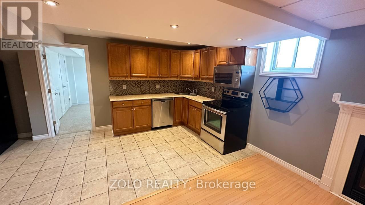 68 Milligan Street E, Bradford West Gwillimbury, Ontario  L3Z 0A5 - Photo 3 - N13653268