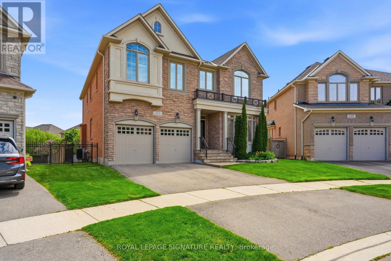 2359 Taylorwood Drive, Oakville, Ontario  L6H 0C6 - Photo 2 - W13653236