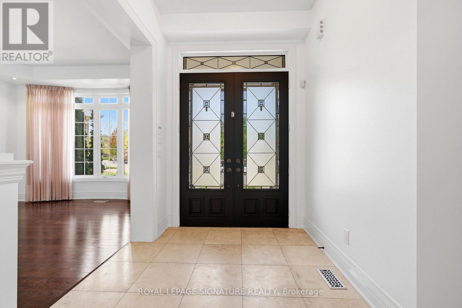 2359 Taylorwood Drive, Oakville, Ontario  L6H 0C6 - Photo 6 - W13653236