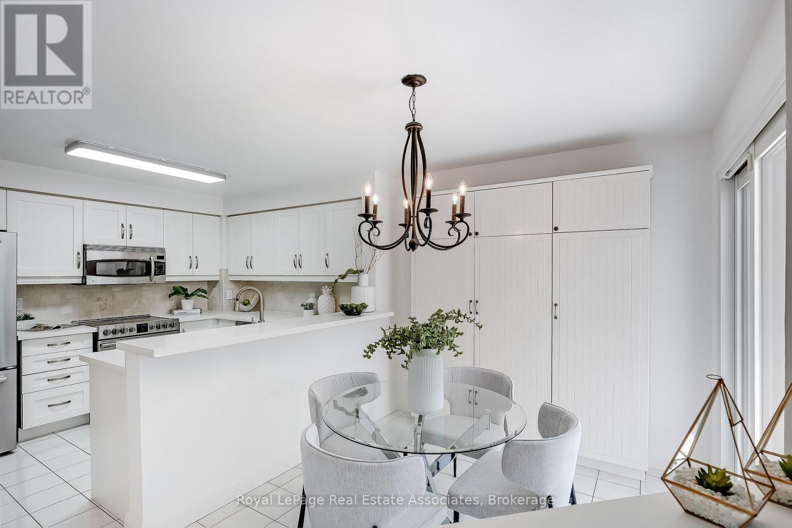 5824 Cornell Crescent, Mississauga, Ontario  L5M 5R5 - Photo 12 - W13653238