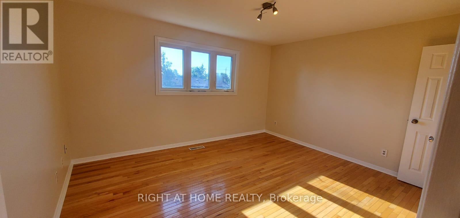 2406 Poplar Crescent, Mississauga, Ontario  L5J 4H3 - Photo 15 - W13653240