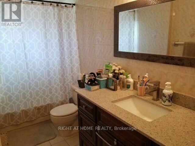 2406 Poplar Crescent, Mississauga, Ontario  L5J 4H3 - Photo 18 - W13653240
