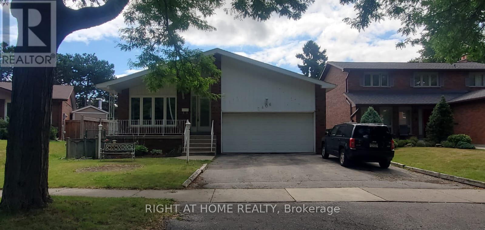 2406 Poplar Crescent, Mississauga, Ontario  L5J 4H3 - Photo 2 - W13653240
