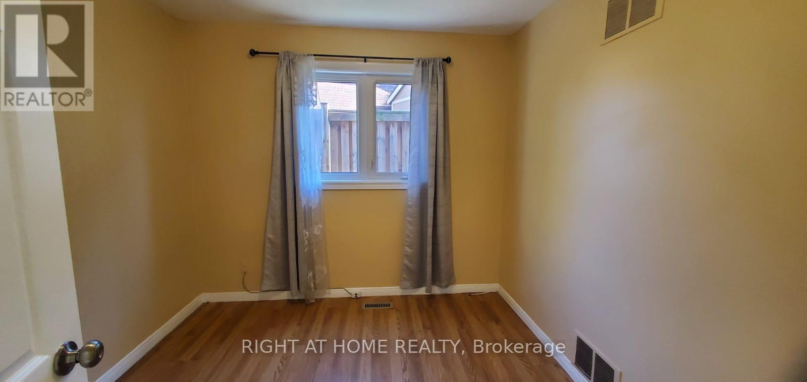 2406 Poplar Crescent, Mississauga, Ontario  L5J 4H3 - Photo 24 - W13653240