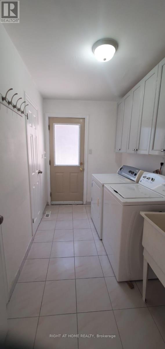 2406 Poplar Crescent, Mississauga, Ontario  L5J 4H3 - Photo 25 - W13653240