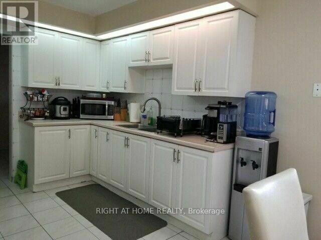 2406 Poplar Crescent, Mississauga, Ontario  L5J 4H3 - Photo 6 - W13653240