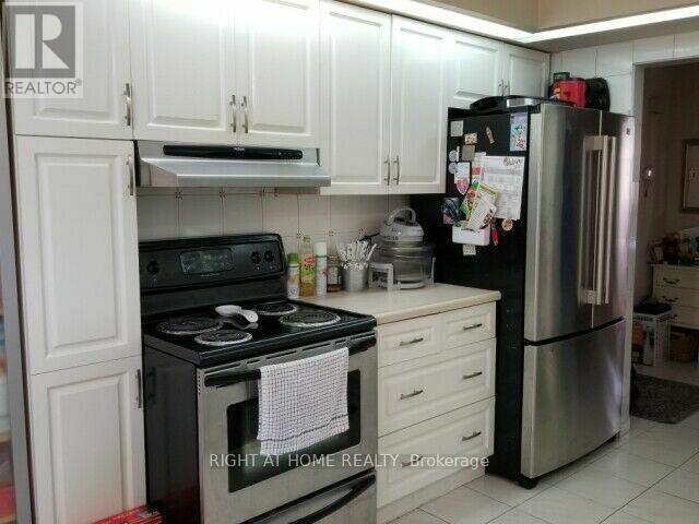 2406 Poplar Crescent, Mississauga, Ontario  L5J 4H3 - Photo 7 - W13653240