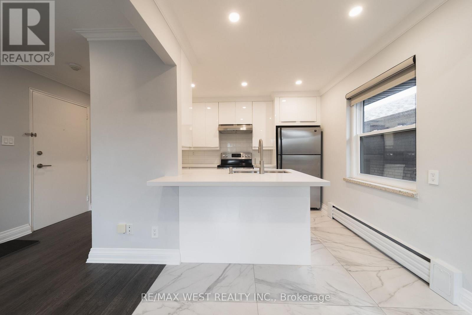 7 - 237 MELROSE STREET, Toronto, Ontario
