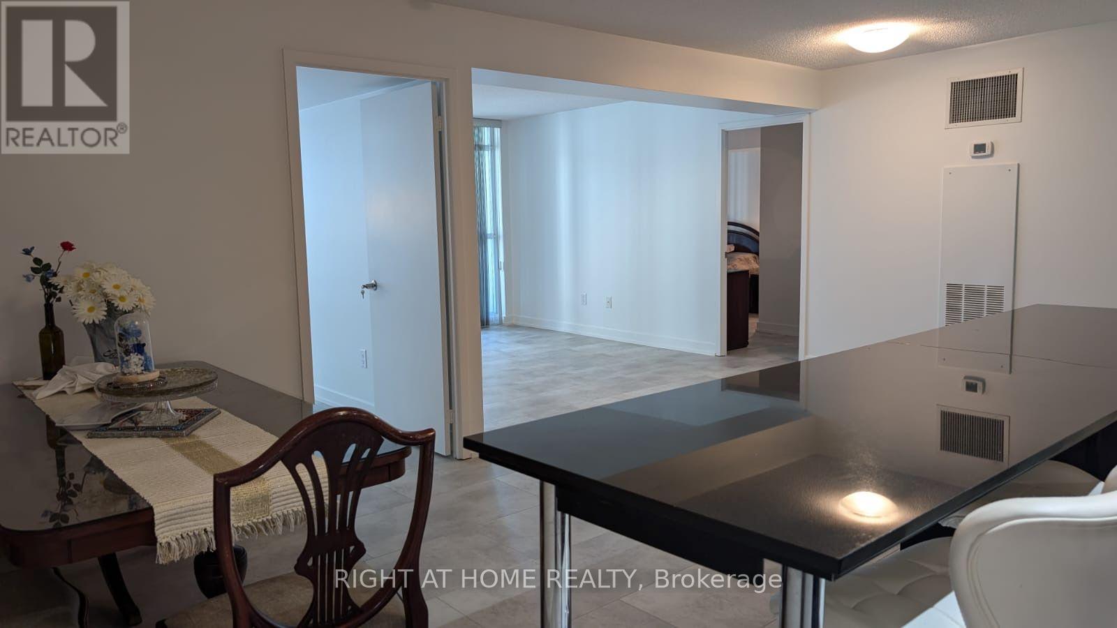 916 - 15 Singer Court, Toronto, Ontario M2K 0B2 - Photo 4 - C13653244