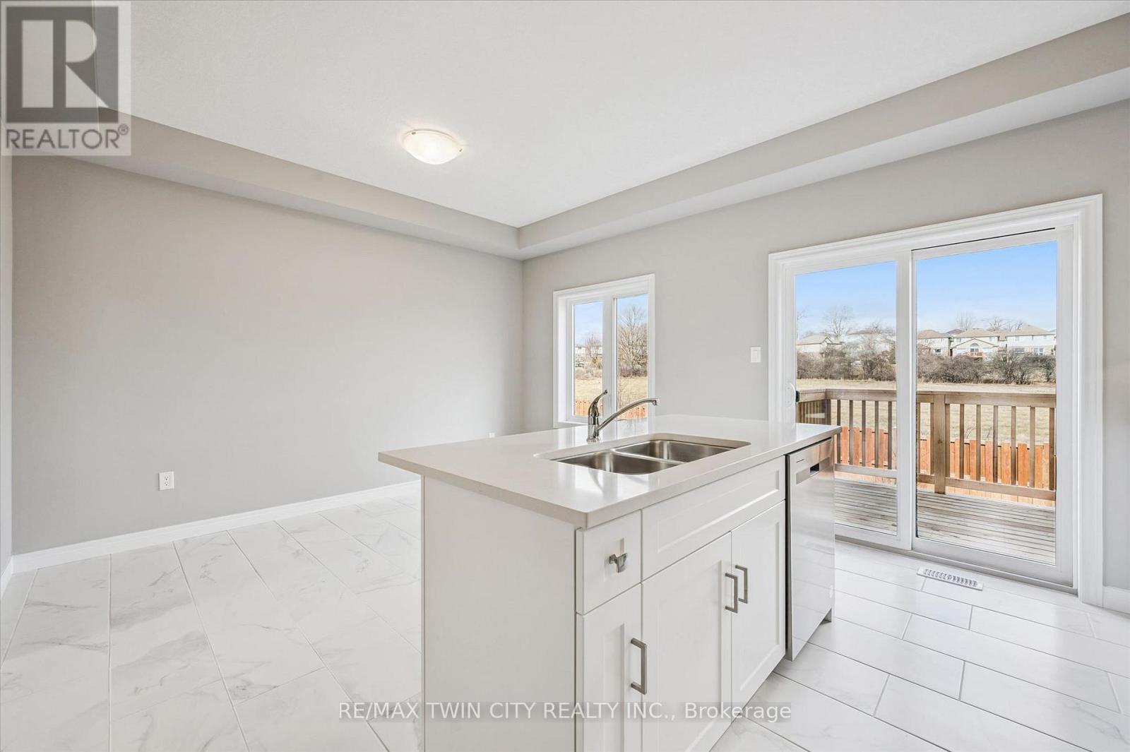 27 Sora Lane, Guelph, Ontario  N1E 0T4 - Photo 15 - X13653256