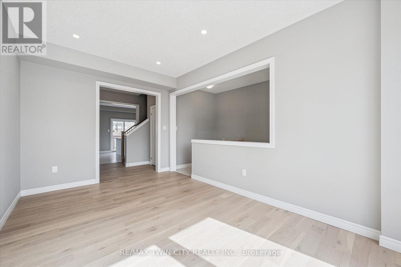 27 Sora Lane, Guelph, Ontario  N1E 0T4 - Photo 9 - X13653256
