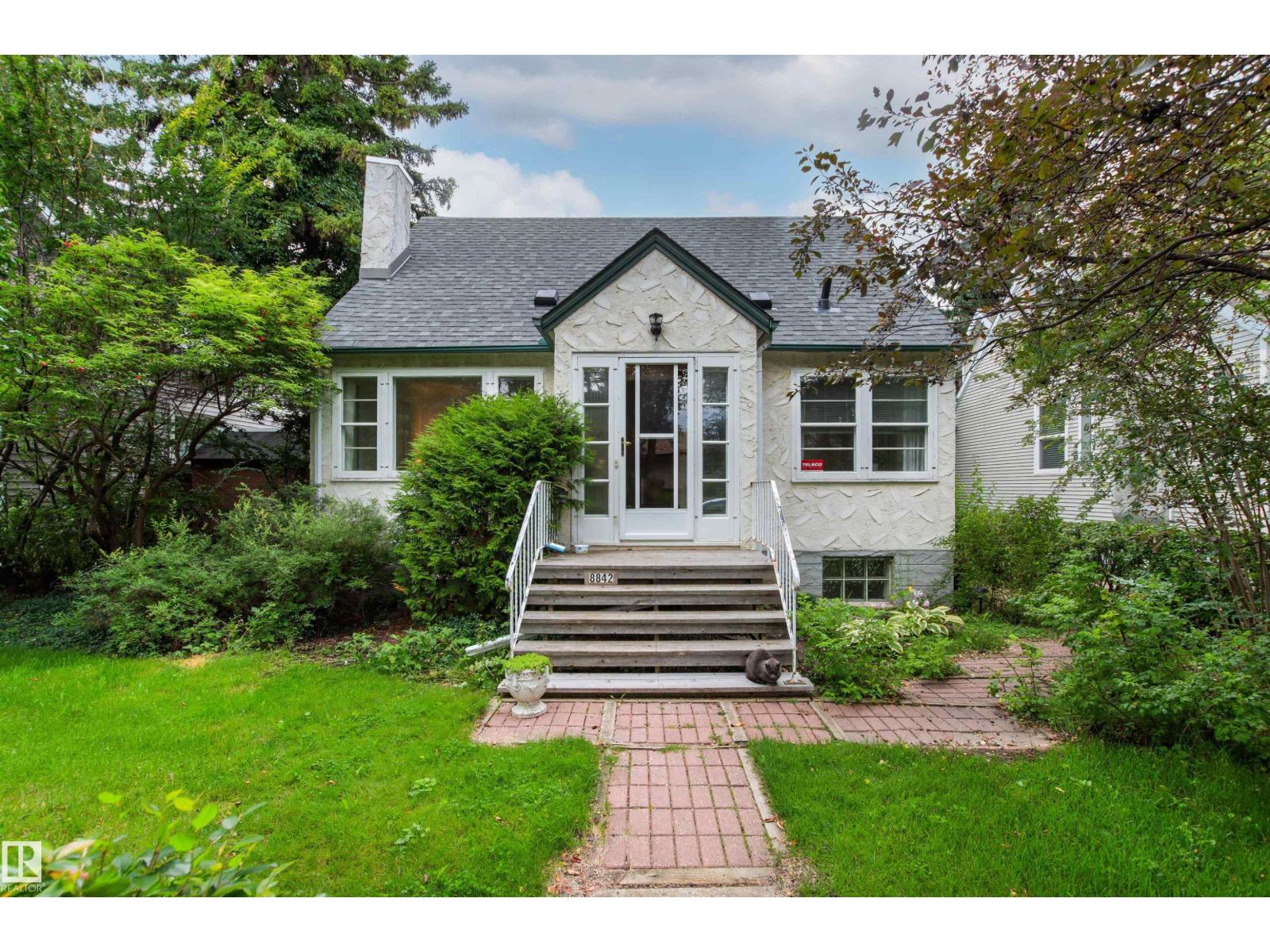 8842 89 St Nw, Edmonton, Alberta  T6C 3K6 - Photo 1 - E4502799