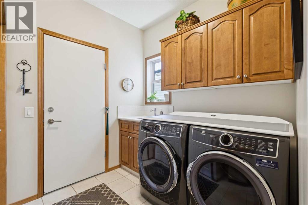 511 Rocky Ridge Drive NW, Calgary, Alberta  T3G 5C3 - Photo 24 - A2319538