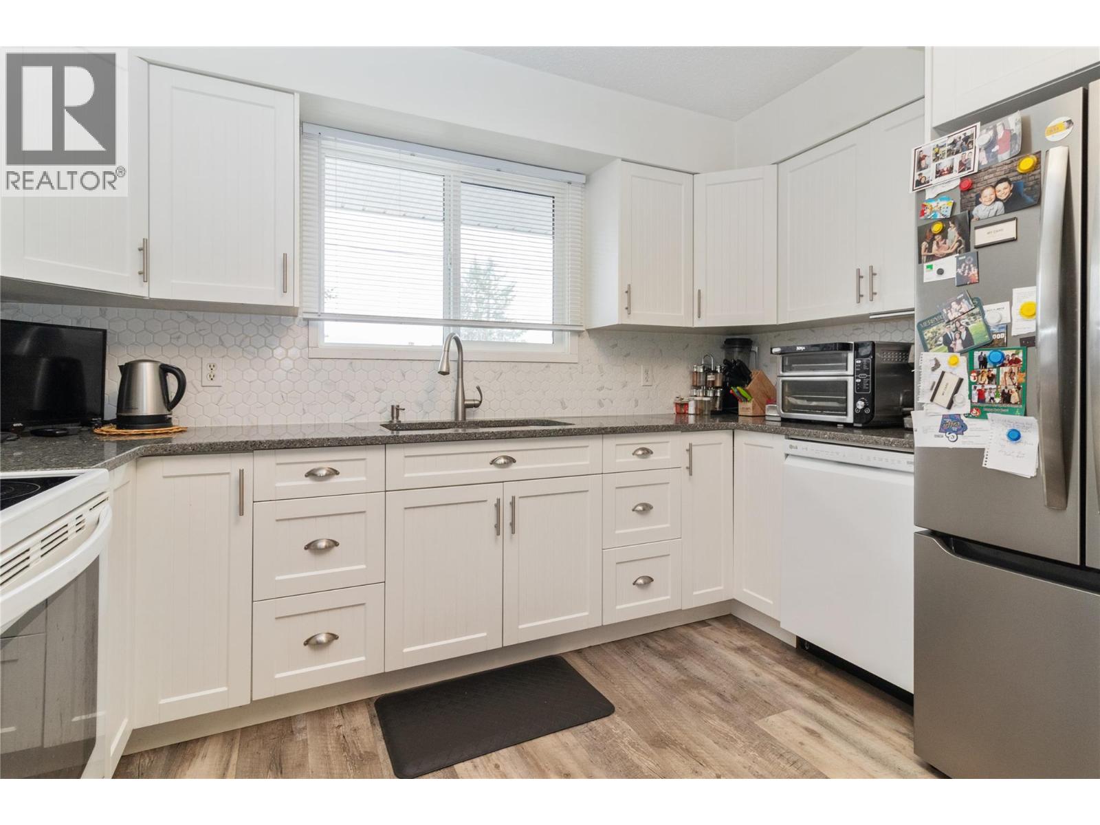 410 Madsen Road, Kelowna, British Columbia  V1X 2C2 - Photo 4 - 10394735