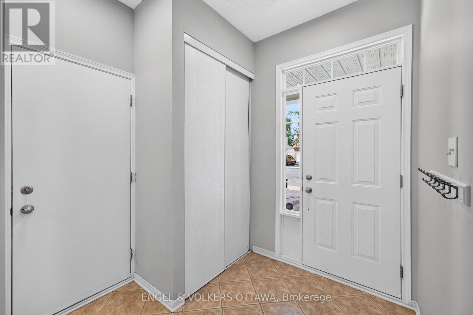 2123 Esprit Drive, Ottawa, Ontario  K4A 4K2 - Photo 3 - X13653284