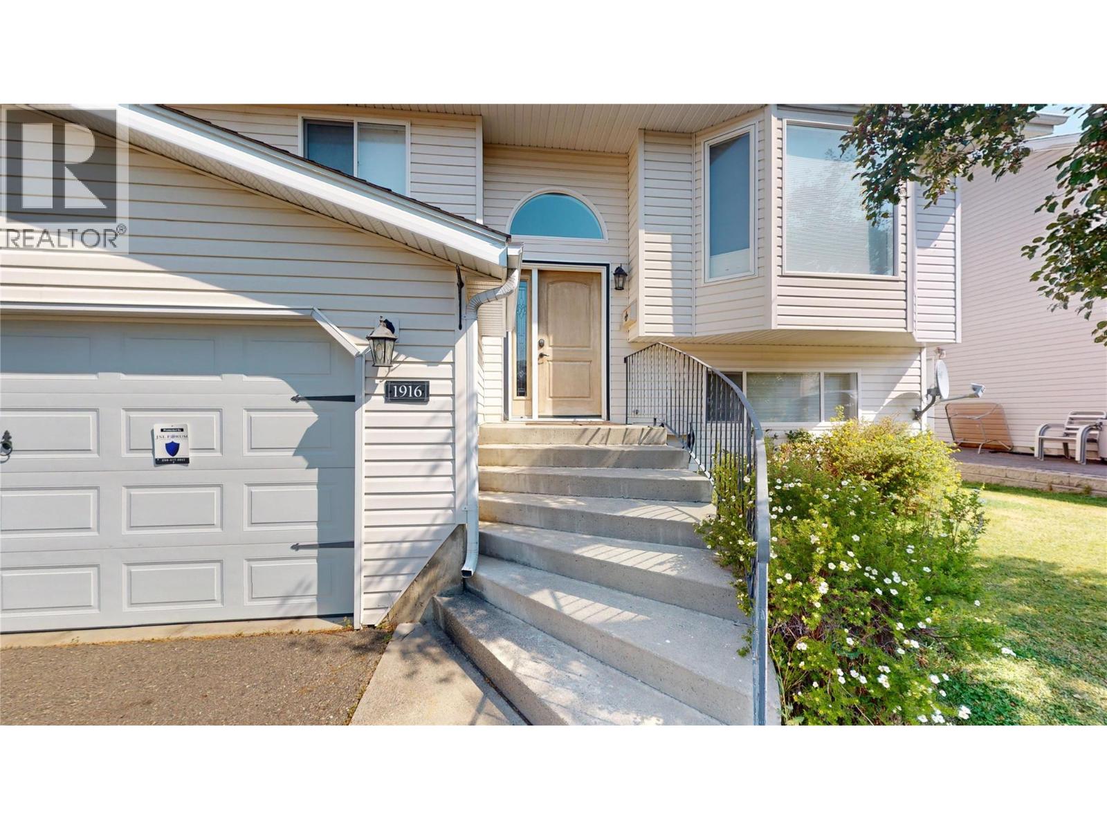 1916 12 Street N, Cranbrook, British Columbia  V1C 6M7 - Photo 2 - 10395443