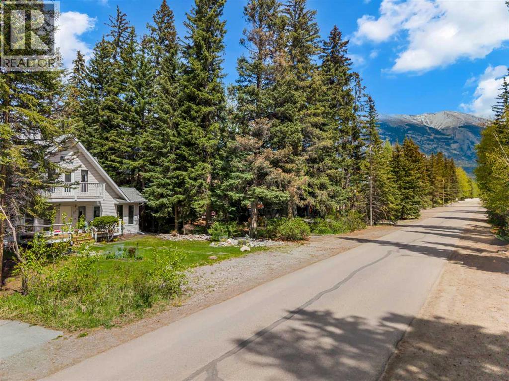 730 2nd Street, Canmore, Alberta  T1W 2K7 - Photo 9 - A2329754