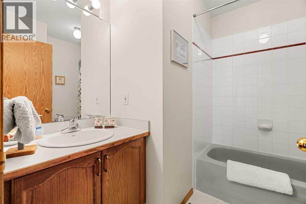 730 2nd Street, Canmore, Alberta  T1W 2K7 - Photo 36 - A2329754