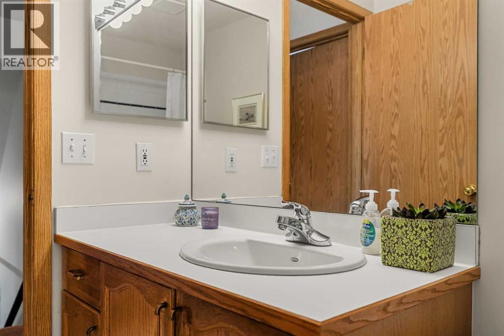730 2nd Street, Canmore, Alberta  T1W 2K7 - Photo 46 - A2329754