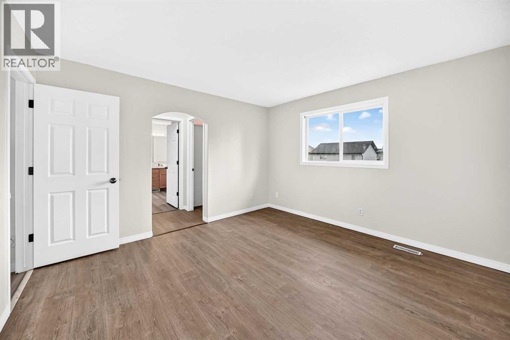 531 Stonegate Road Nw, Airdrie, Alberta  T4B 2Z9 - Photo 12 - A2334891