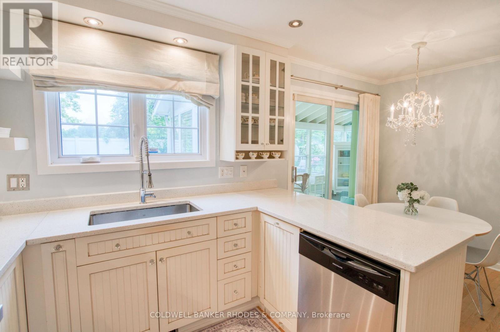 1666 Amberdale Crescent, Ottawa, Ontario  K1H 7B3 - Photo 10 - X13653302