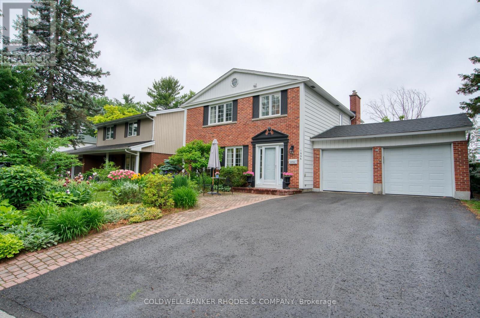 1666 Amberdale Crescent, Ottawa, Ontario  K1H 7B3 - Photo 2 - X13653302