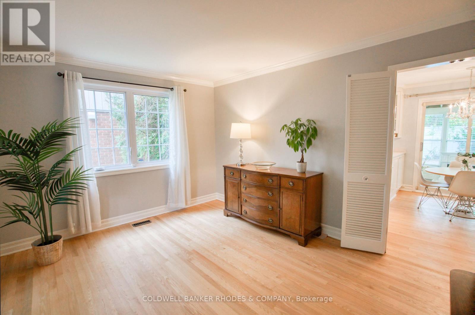 1666 Amberdale Crescent, Ottawa, Ontario  K1H 7B3 - Photo 6 - X13653302