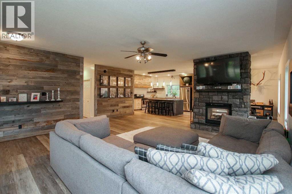 201, 1236 Township Road 384, Rural Red Deer County, Alberta  T4S 1S6 - Photo 5 - A2335684