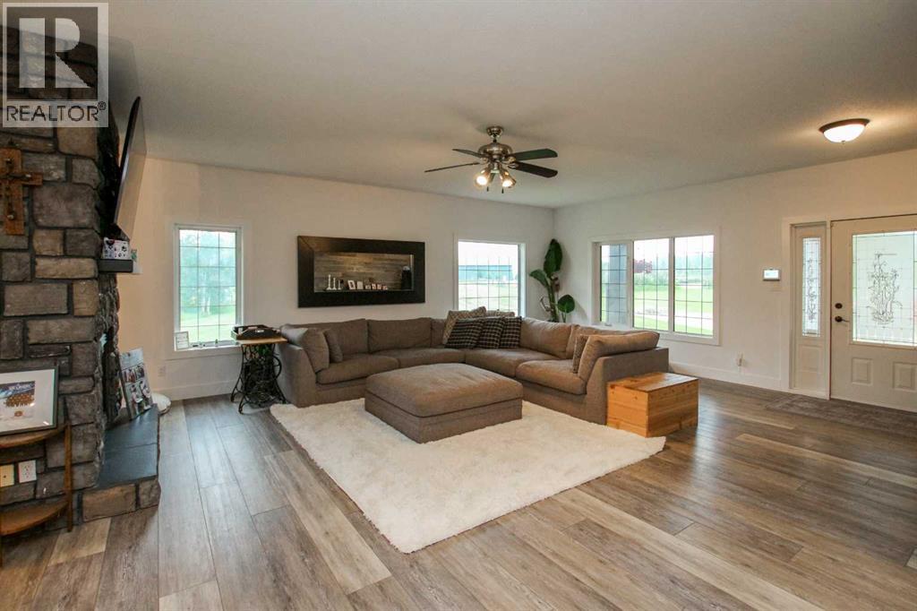 201, 1236 Township Road 384, Rural Red Deer County, Alberta  T4S 1S6 - Photo 6 - A2335684