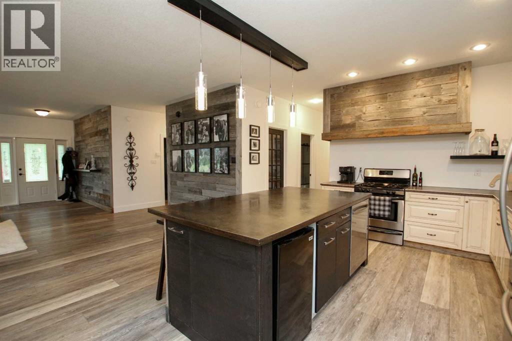 201, 1236 Township Road 384, Rural Red Deer County, Alberta  T4S 1S6 - Photo 9 - A2335684