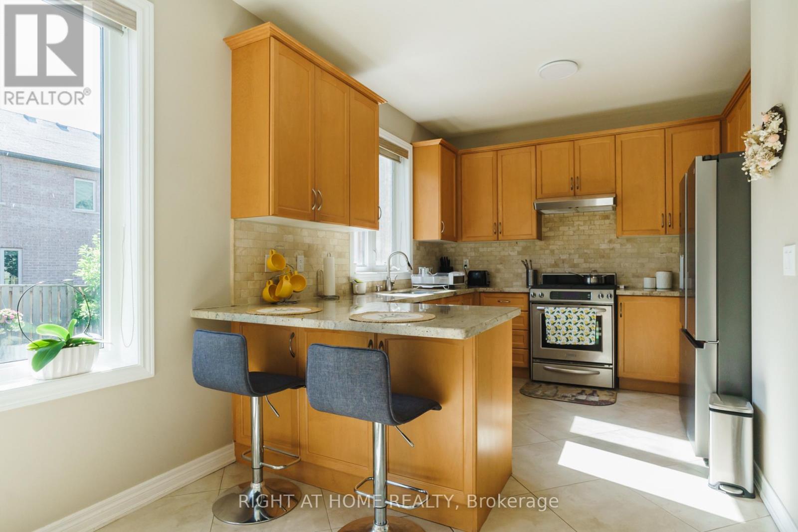 139 Bellini Avenue, Vaughan, Ontario  L4H 0R7 - Photo 5 - N13653310