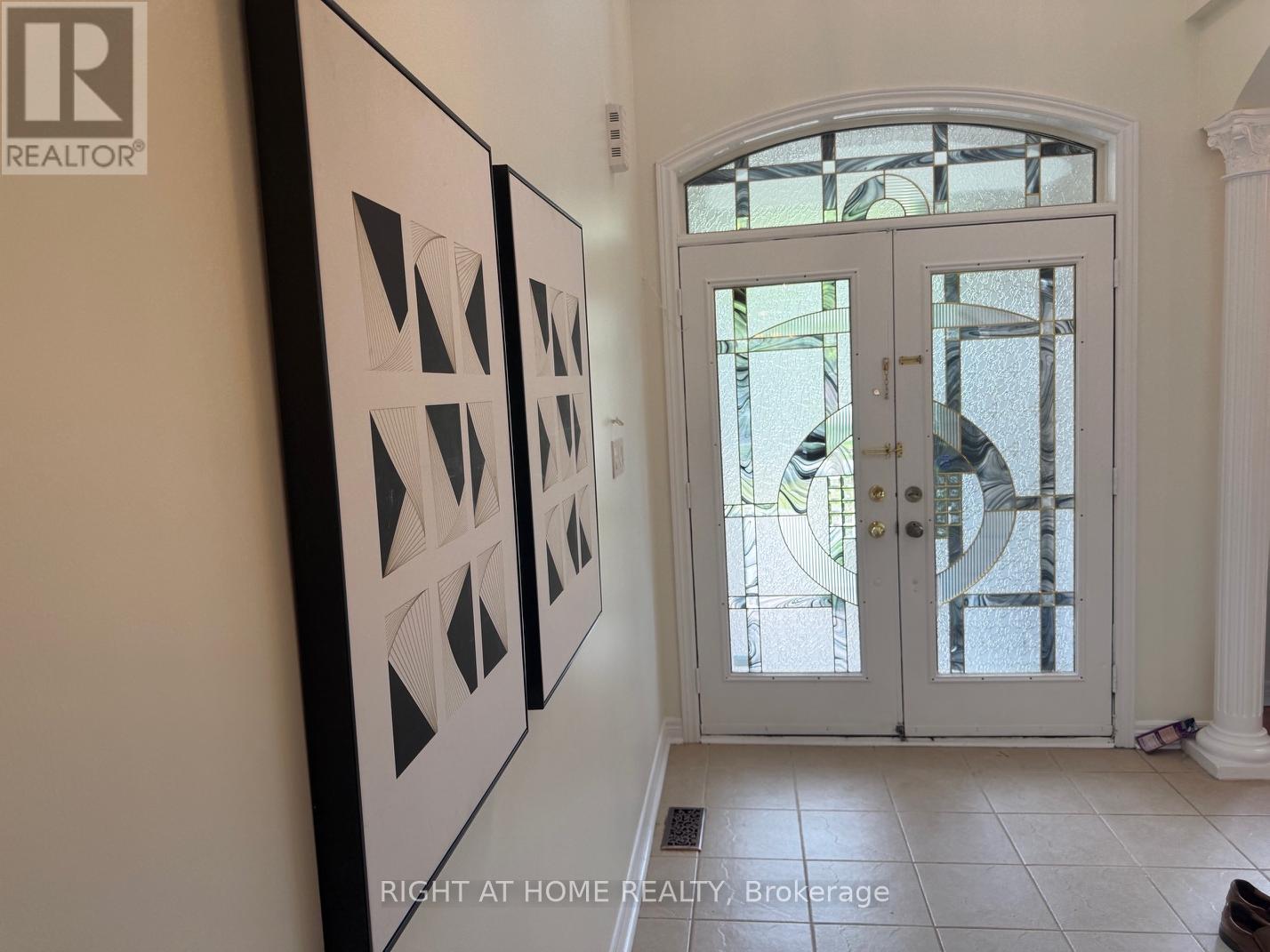 17 Coral Cove Court, Markham, Ontario  L6E 1L1 - Photo 4 - N13653312