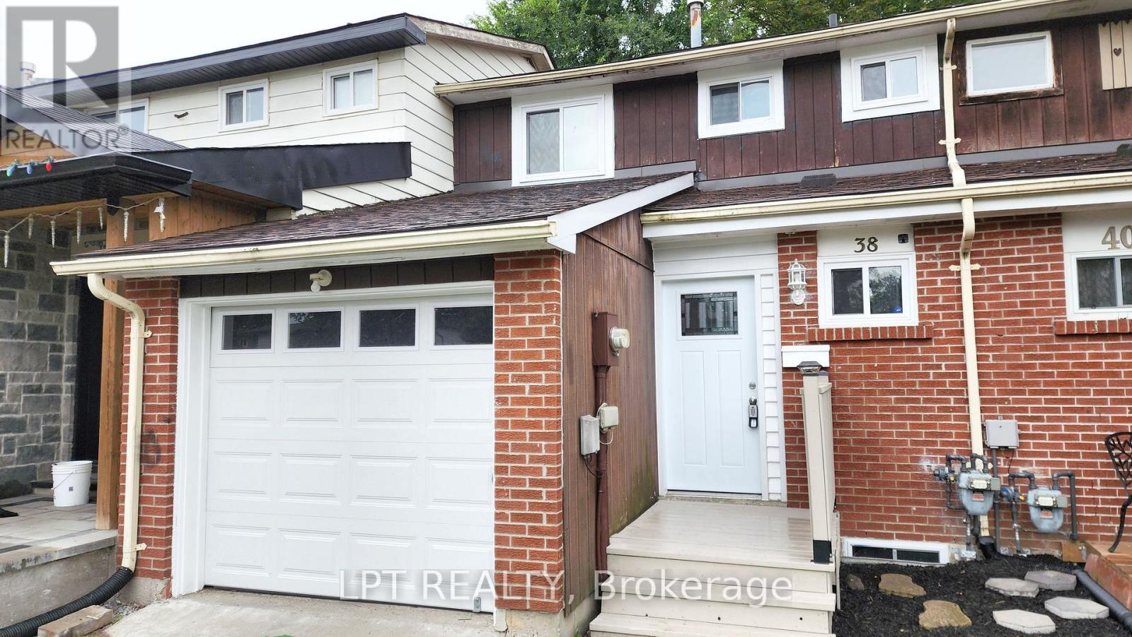 38 CHAUCER CRESCENT, Barrie, Ontario
