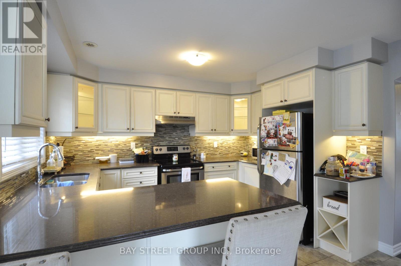 5 - 265 Ellen Davidson Drive, Oakville, Ontario  L6M 0V4 - Photo 7 - W13653308