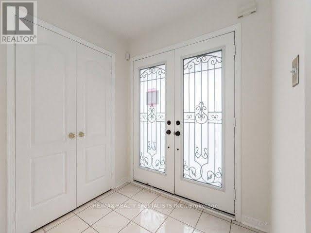 114 River Rock Crescent, Brampton, Ontario  L7A 2W5 - Photo 2 - W13653328