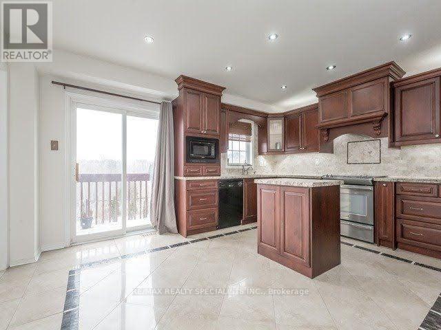 114 River Rock Crescent, Brampton, Ontario  L7A 2W5 - Photo 3 - W13653328