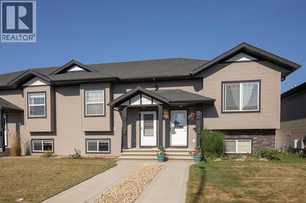 157 Crimson Court, Blackfalds, Alberta  T0M 0J1 - Photo 1 - A2335020