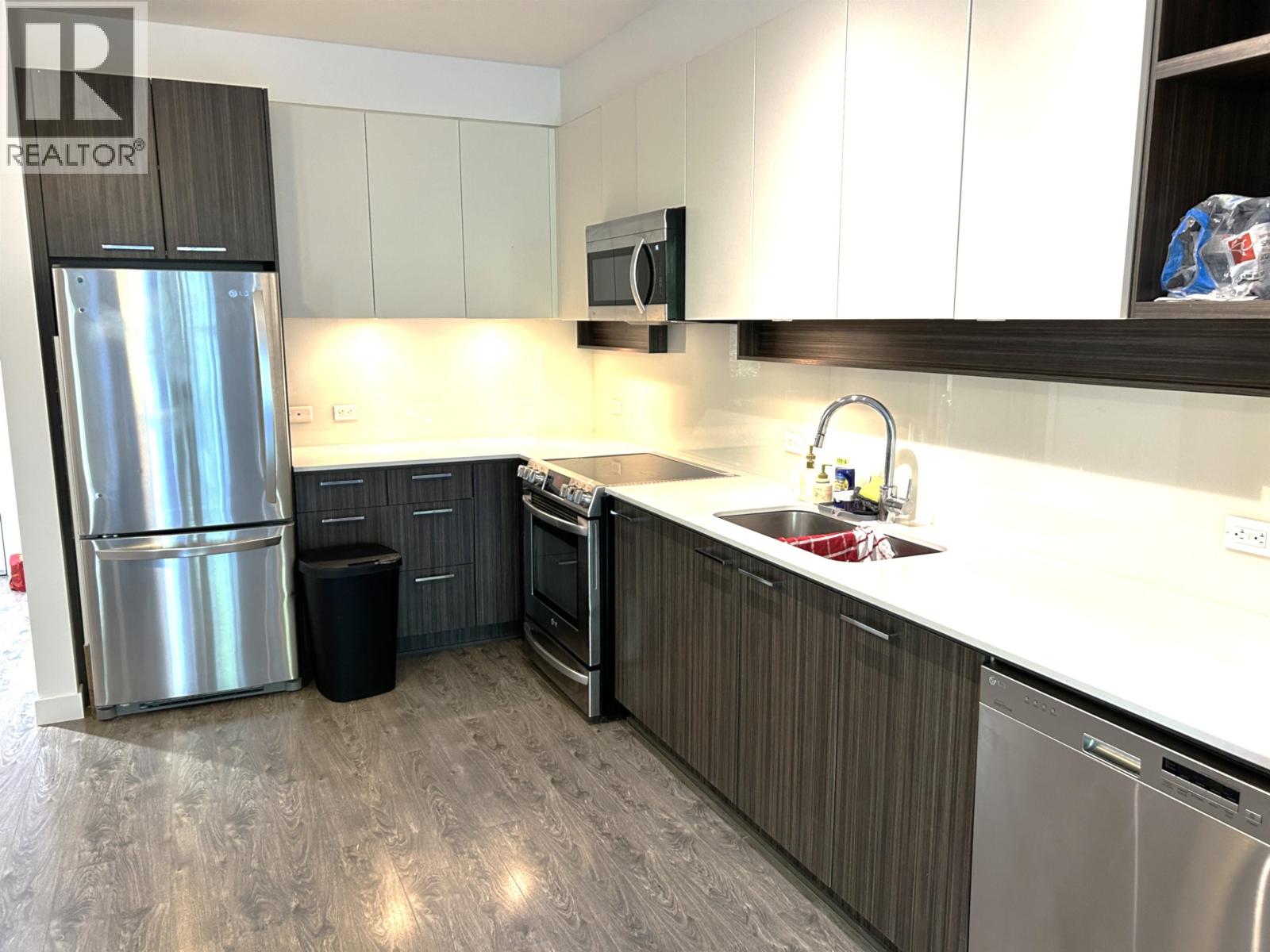 303 9250 University High Street, Burnaby, British Columbia  V5A 0B3 - Photo 6 - R3087616