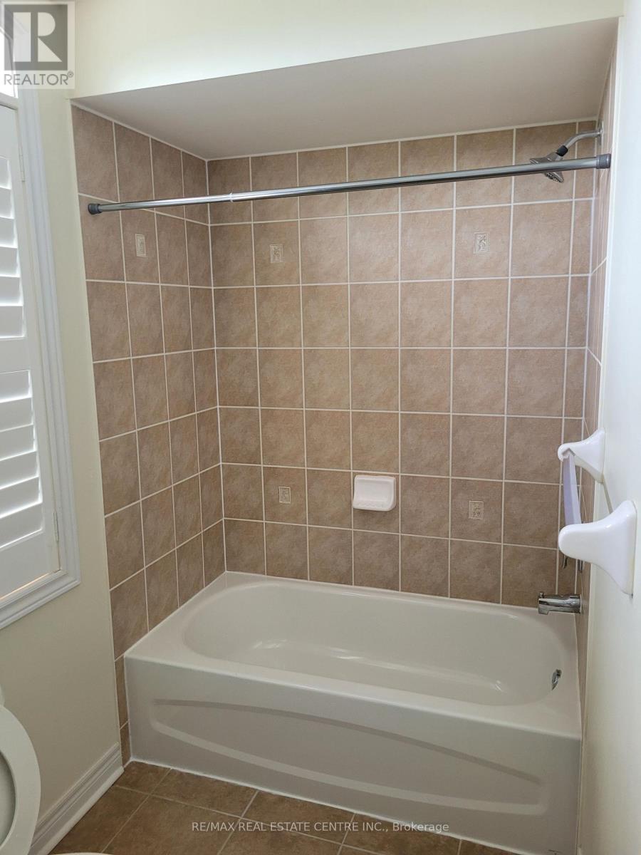 43 Joywill Court, Brampton, Ontario  L7A 3T8 - Photo 7 - W13640124